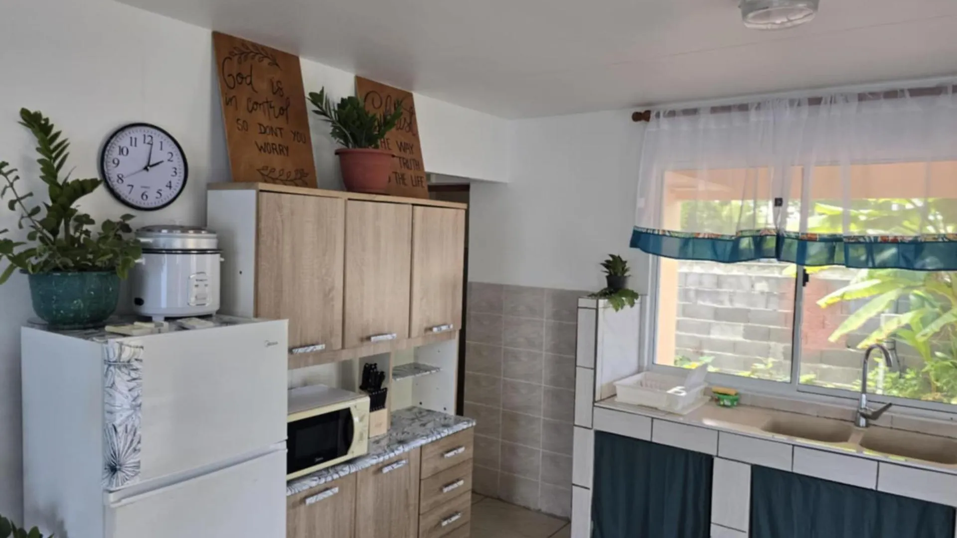 Te Anuanua Lodge أفاتورو